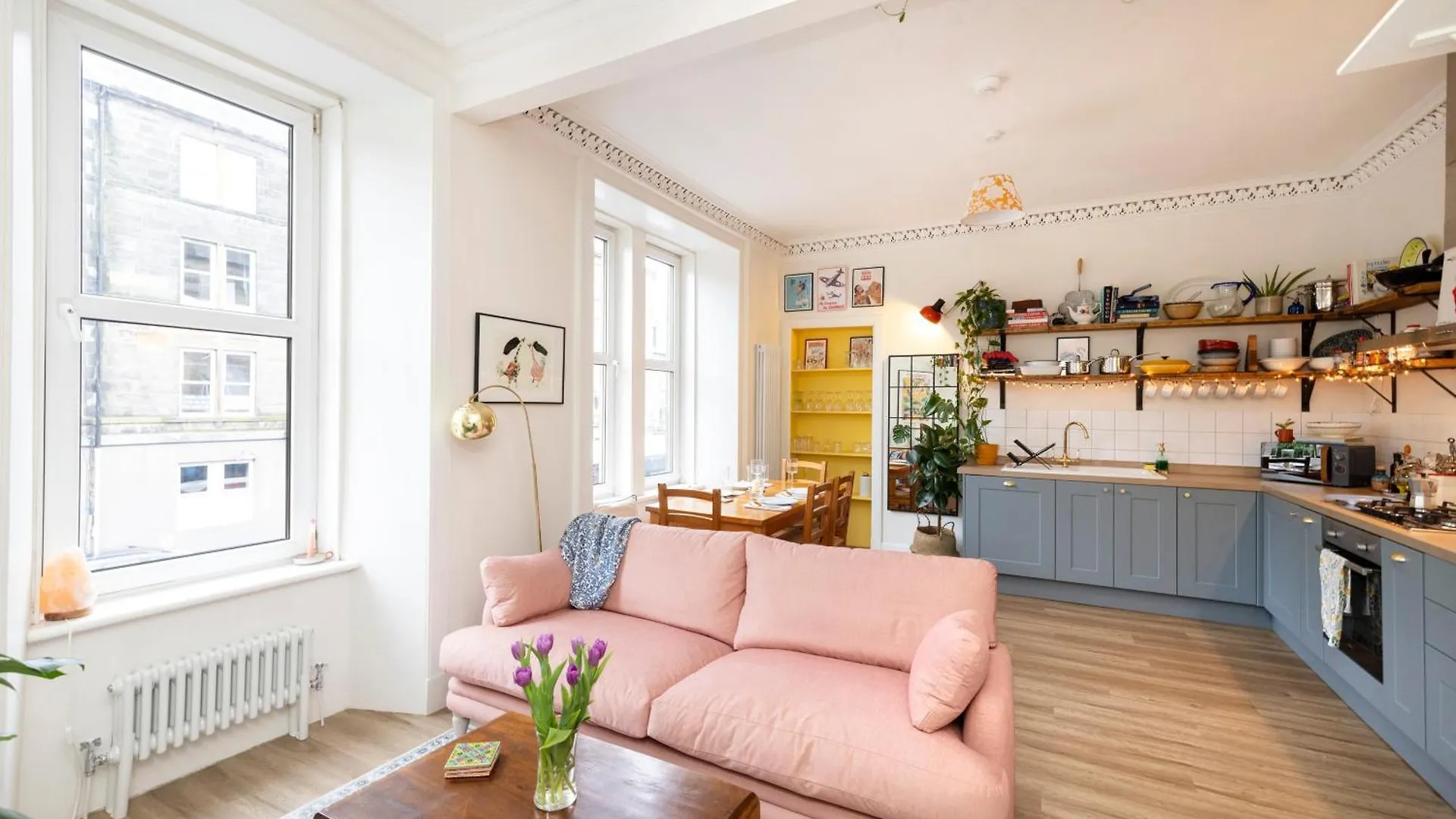 Inspiring 2-Bedroom Edinburgh Apartment United Kingdom