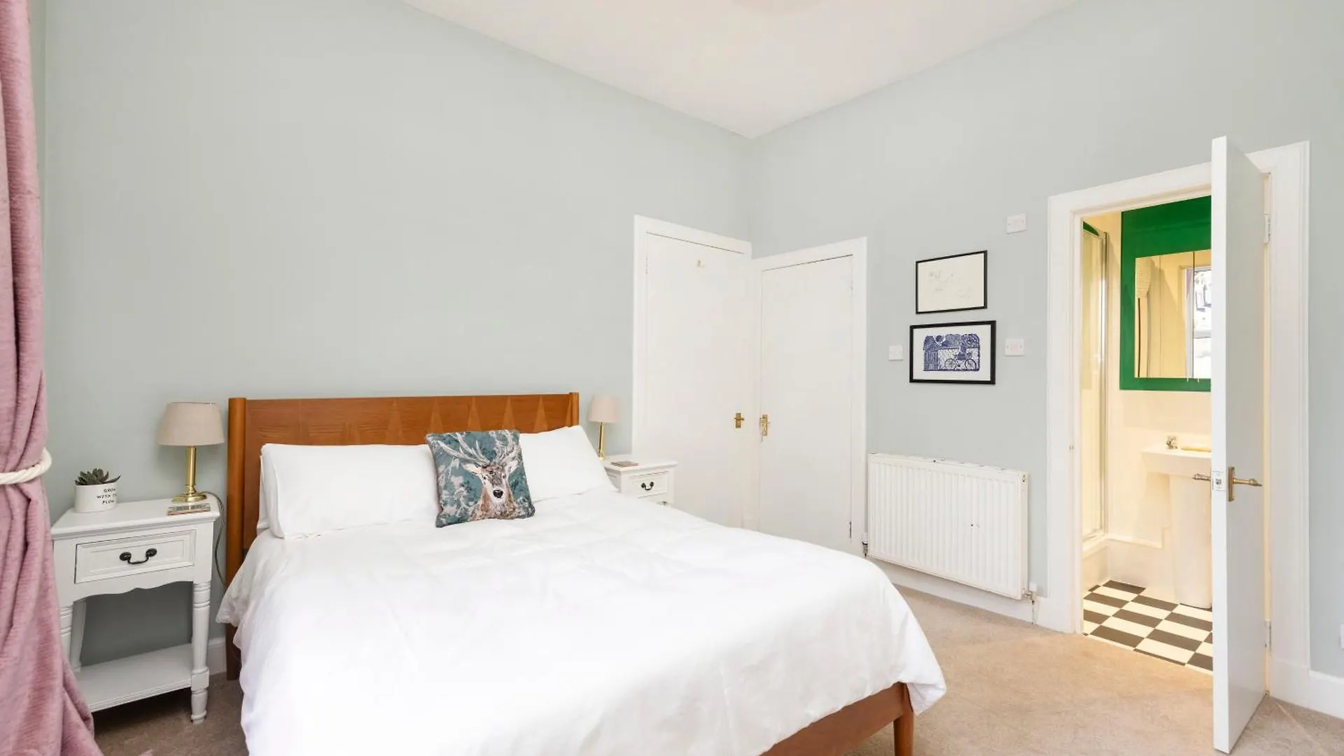 Inspiring 2-Bedroom Edinburgh Apartment United Kingdom