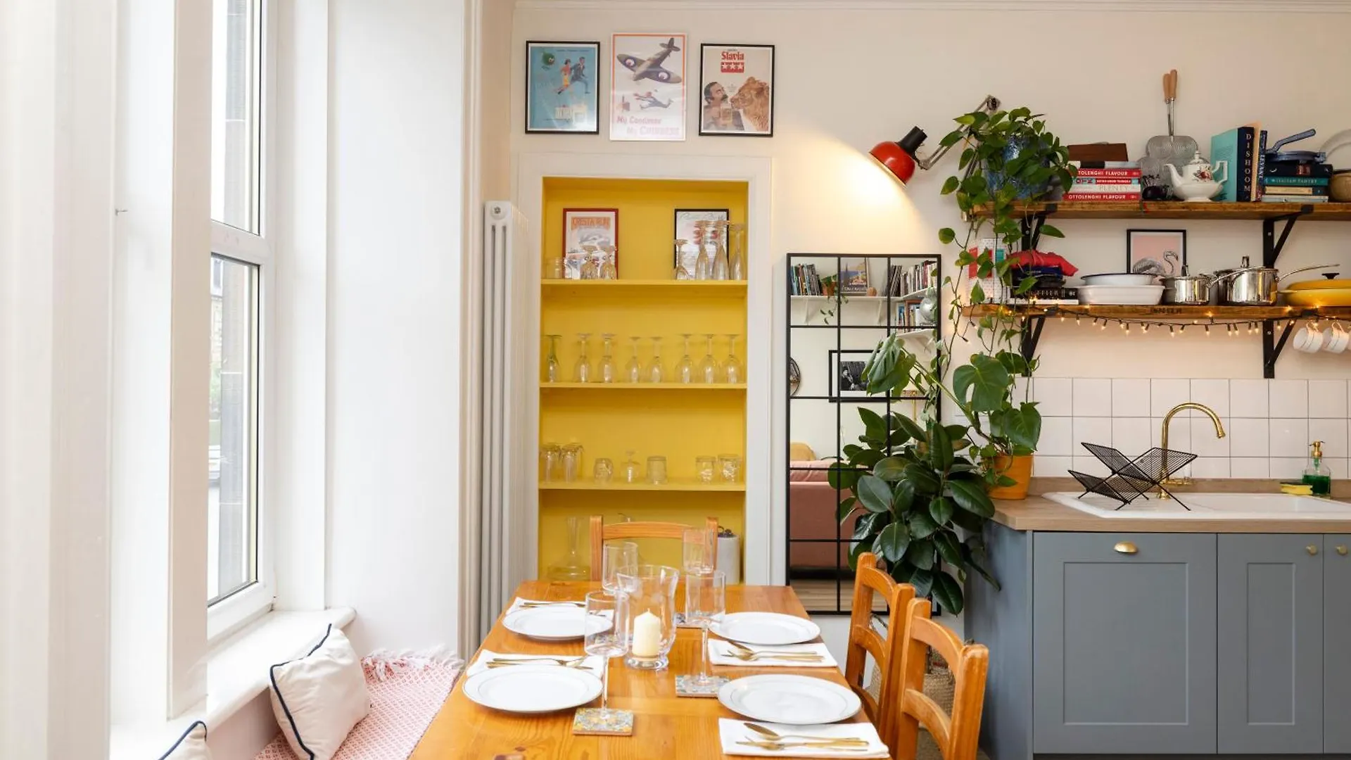 Inspiring 2-Bedroom Edinburgh Apartment
