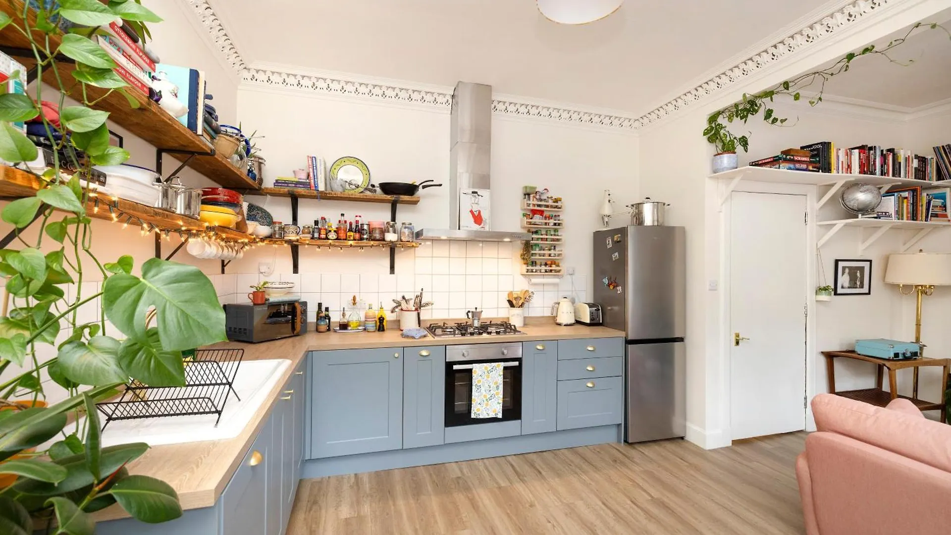 Inspiring 2-Bedroom Edinburgh Apartment United Kingdom
