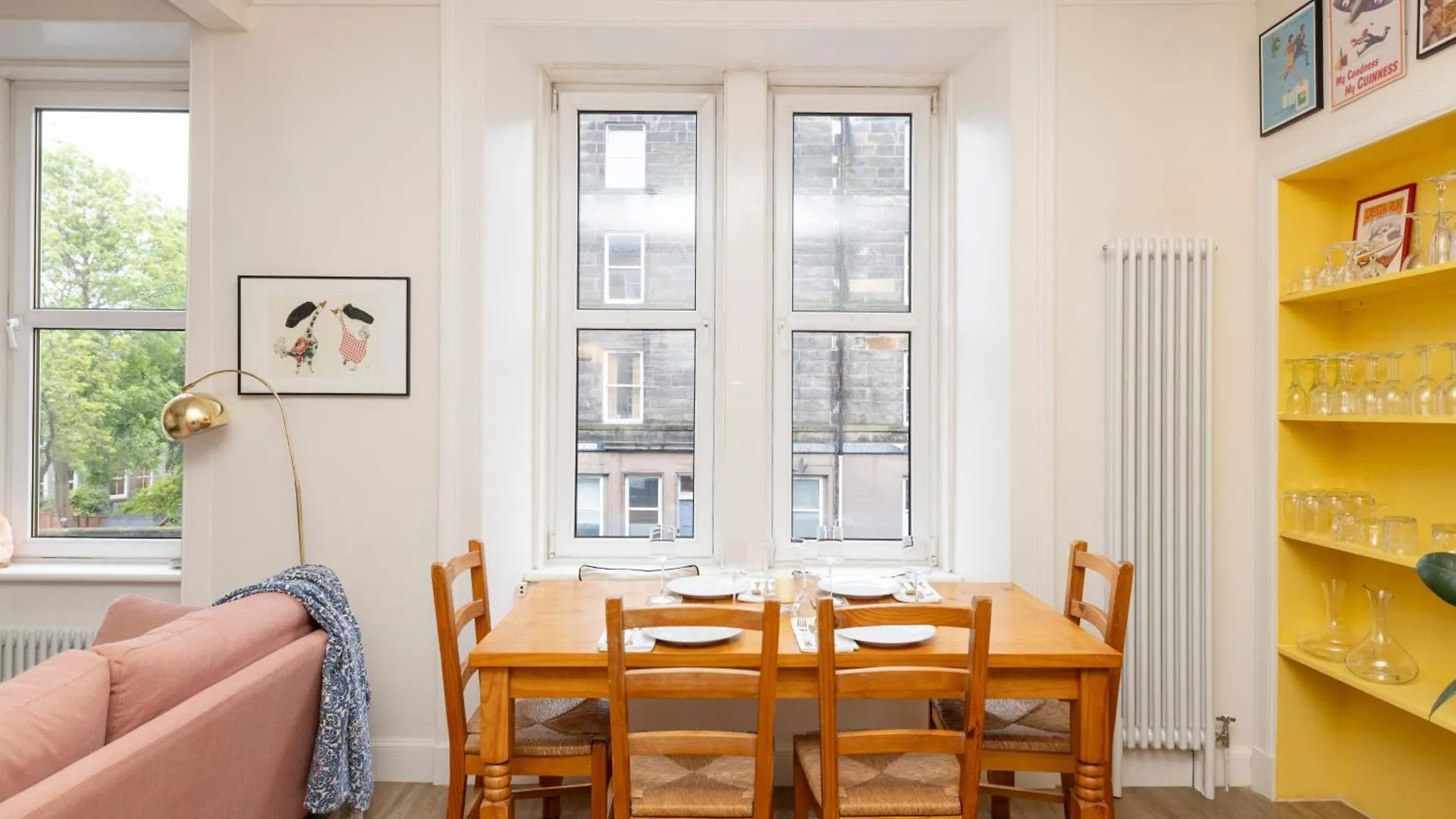 Inspiring 2-Bedroom Edinburgh Apartment